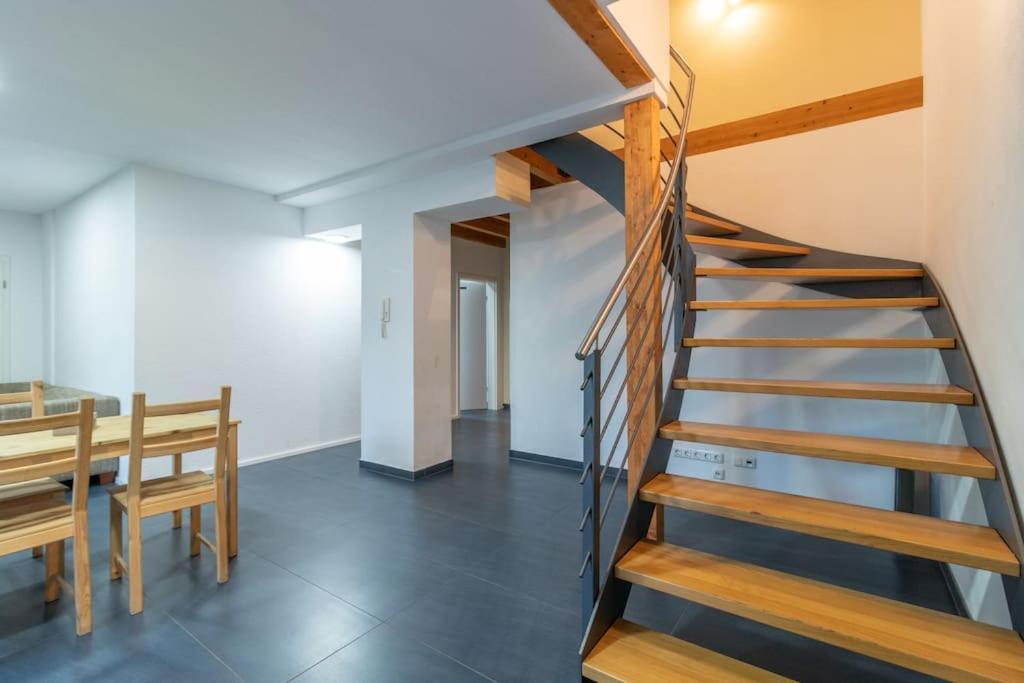 Maisonette-Wohnung Mit 5 Schlafzimmern Wörrstadt Exterior foto